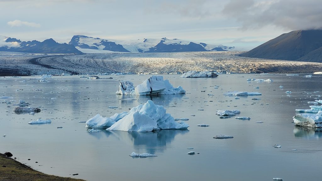 icebergs breaking away from the