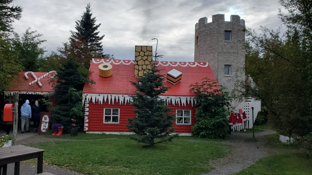 Christmas House building